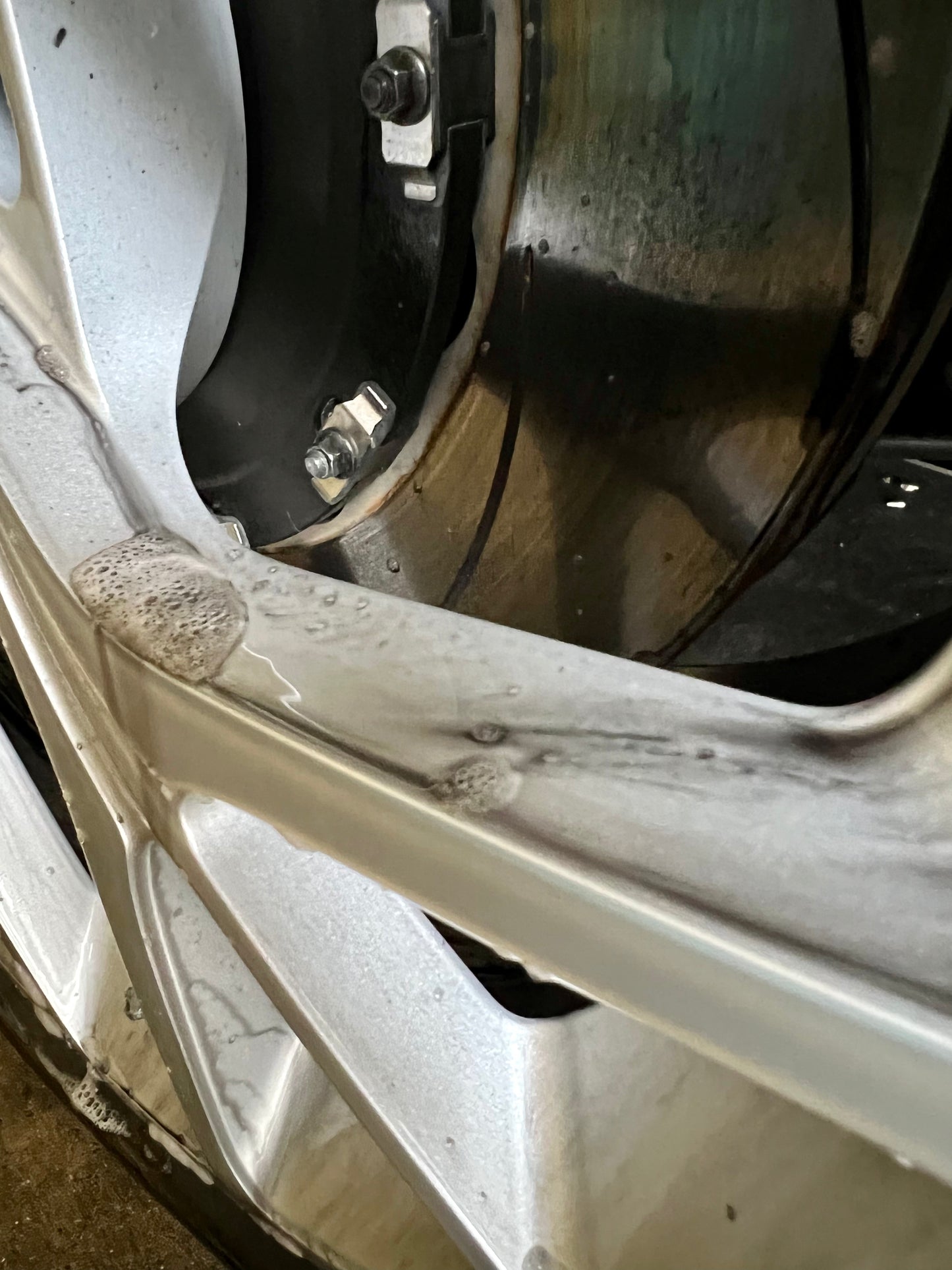 Wheel cleaner